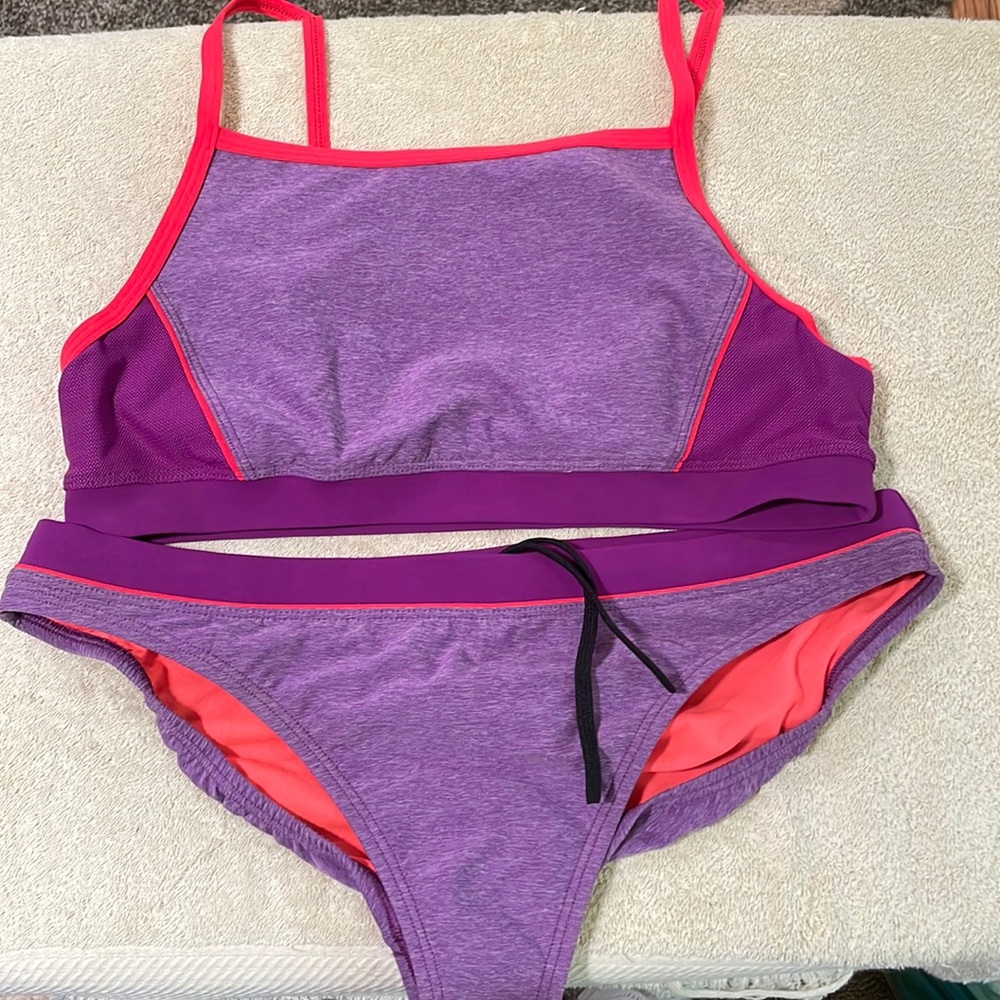 Speedo. 2 pc bikini. Never worn only tried on. Beautiful suit.